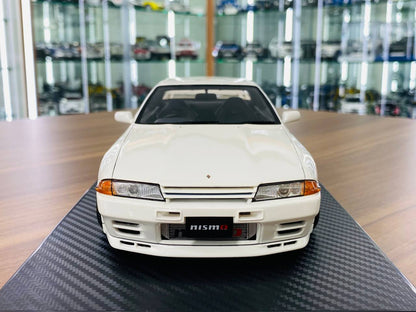 1/18 resin Ignition Model  Nissan Skyline GT-R R32 white/gold Rims