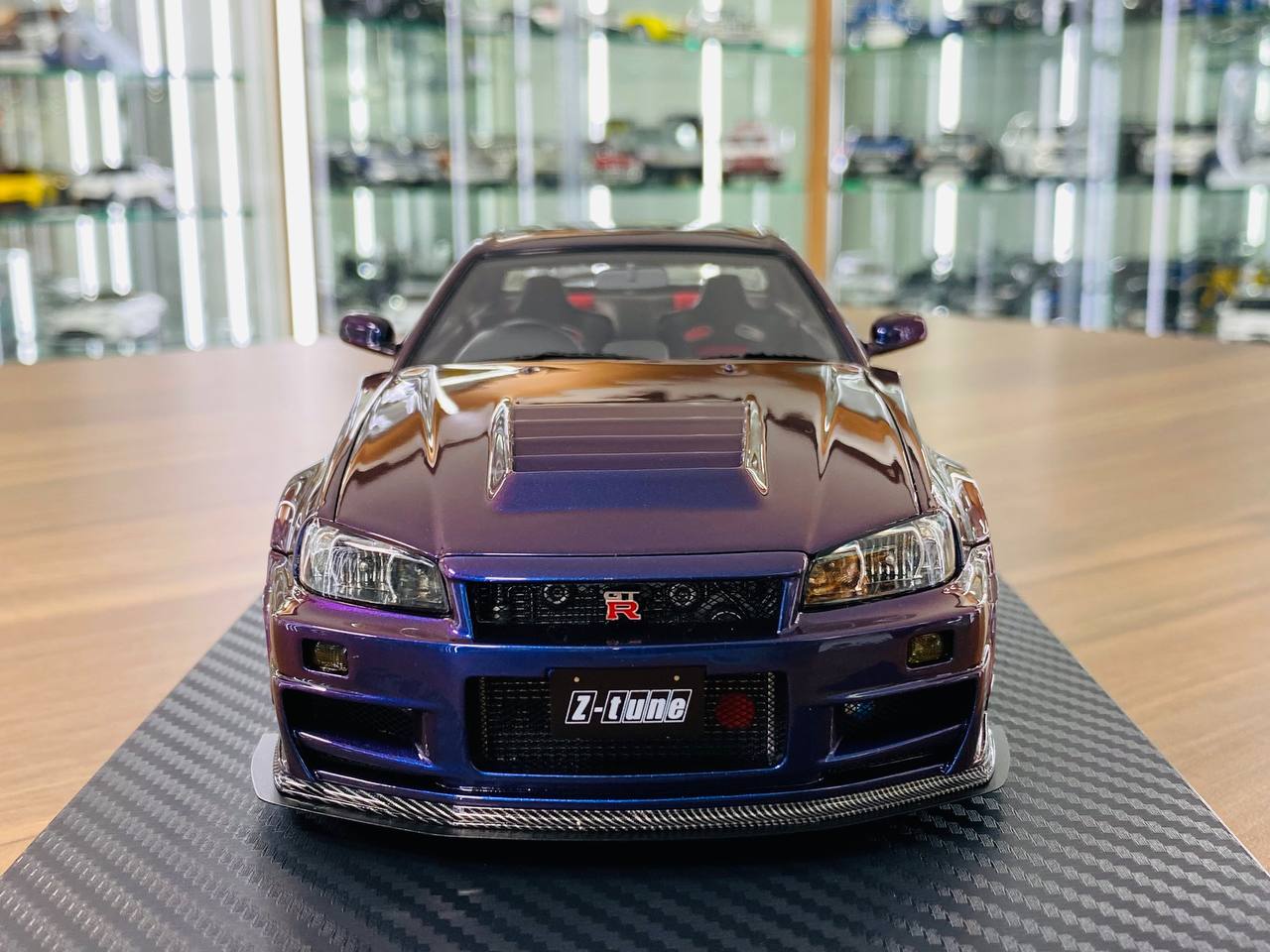 1/18 resin Ignition Model  Nissan Skyline GT-R R34 Z-tune Violet
