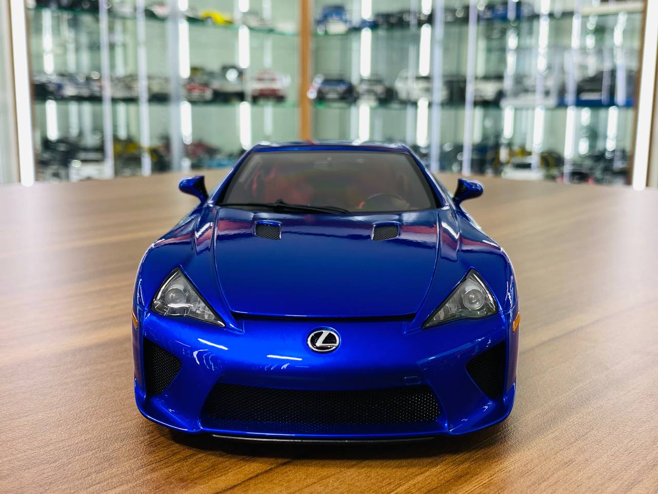 1/18 Diecast Metal Model  Full opening  AUTOart Lexus LFA Blue