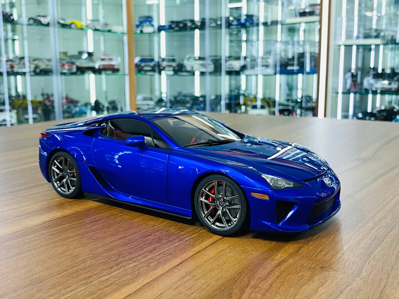 1/18 Diecast Metal Model  Full opening  AUTOart Lexus LFA Blue