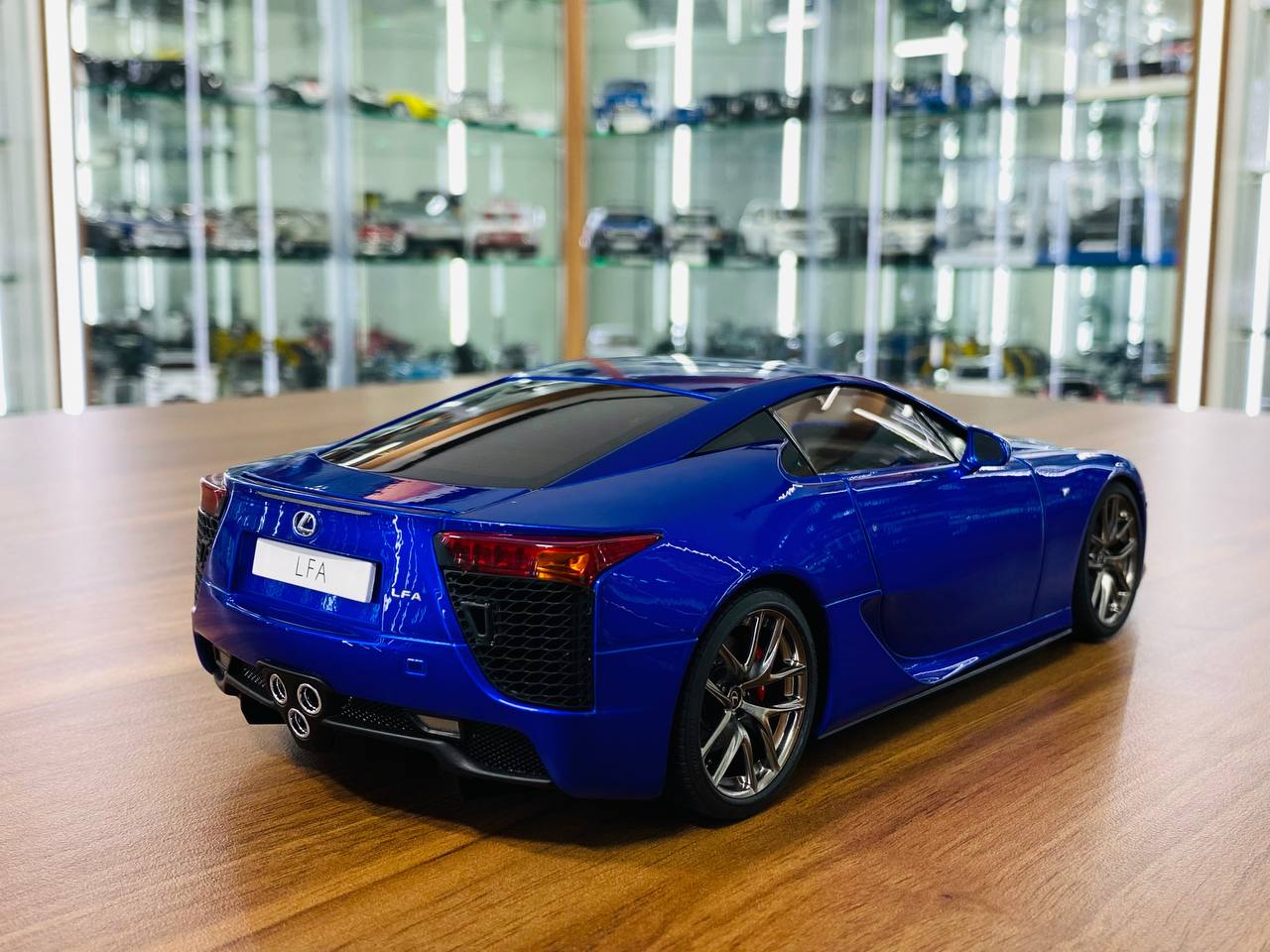 1/18 Diecast Metal Model  Full opening  AUTOart Lexus LFA Blue
