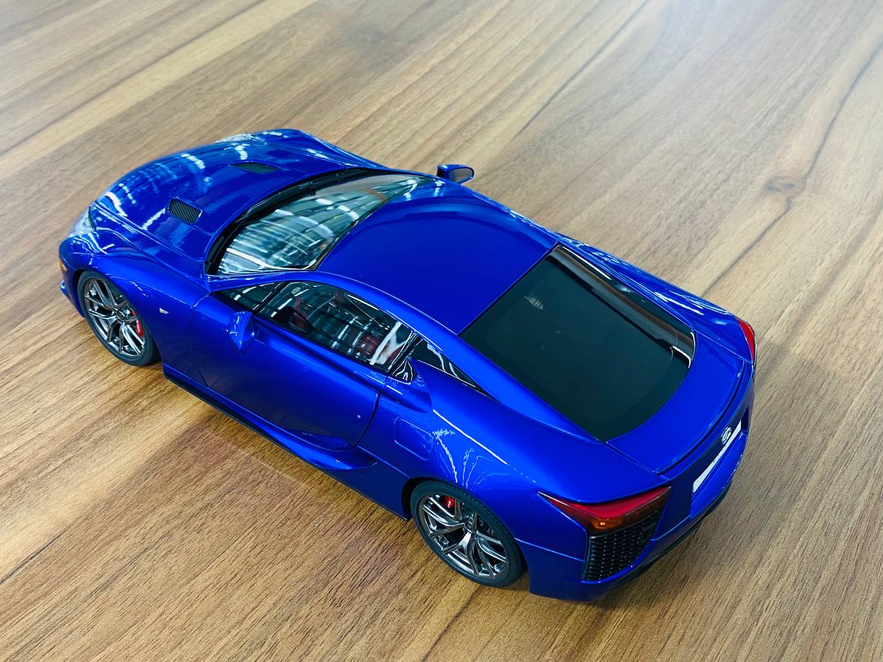 1/18 Diecast Metal Model  Full opening  AUTOart Lexus LFA Blue