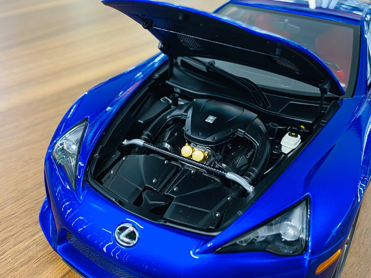 1/18 Diecast Metal Model  Full opening  AUTOart Lexus LFA Blue