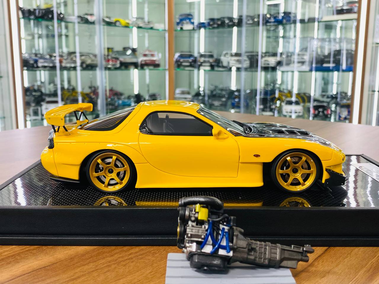 1/18 resin Polar Master Mazda RX7 FD3S with Engine Yellow Limited Edition