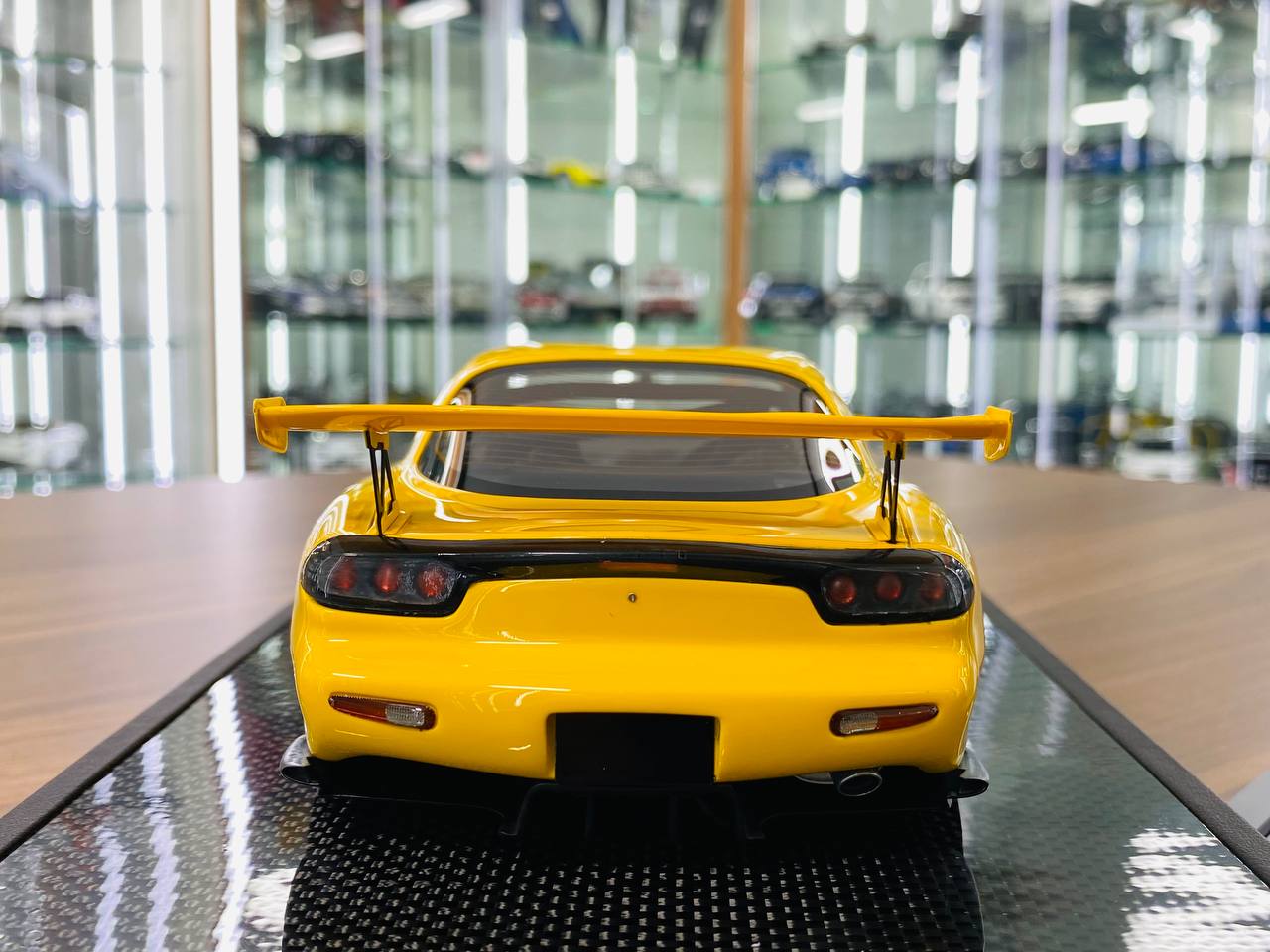 1/18 resin Polar Master Mazda RX7 FD3S with Engine Yellow Limited Edition