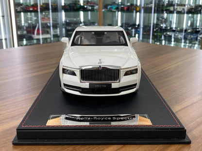 1/18 Resin – Rolls Royce Spectre (Grey) by DF Models – Limited 51 pcs