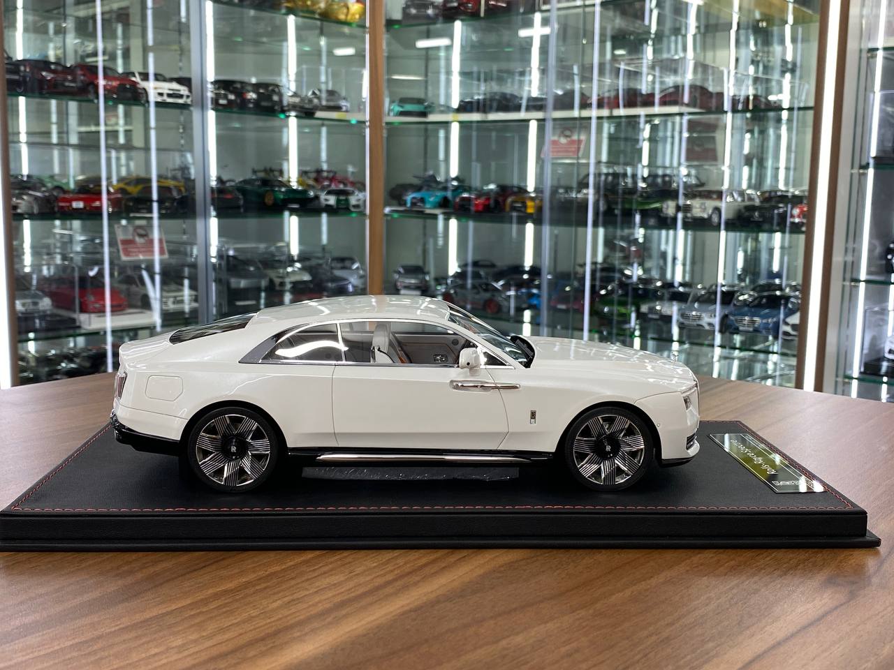 1/18 Resin – Rolls Royce Spectre (Grey) by DF Models – Limited 51 pcs