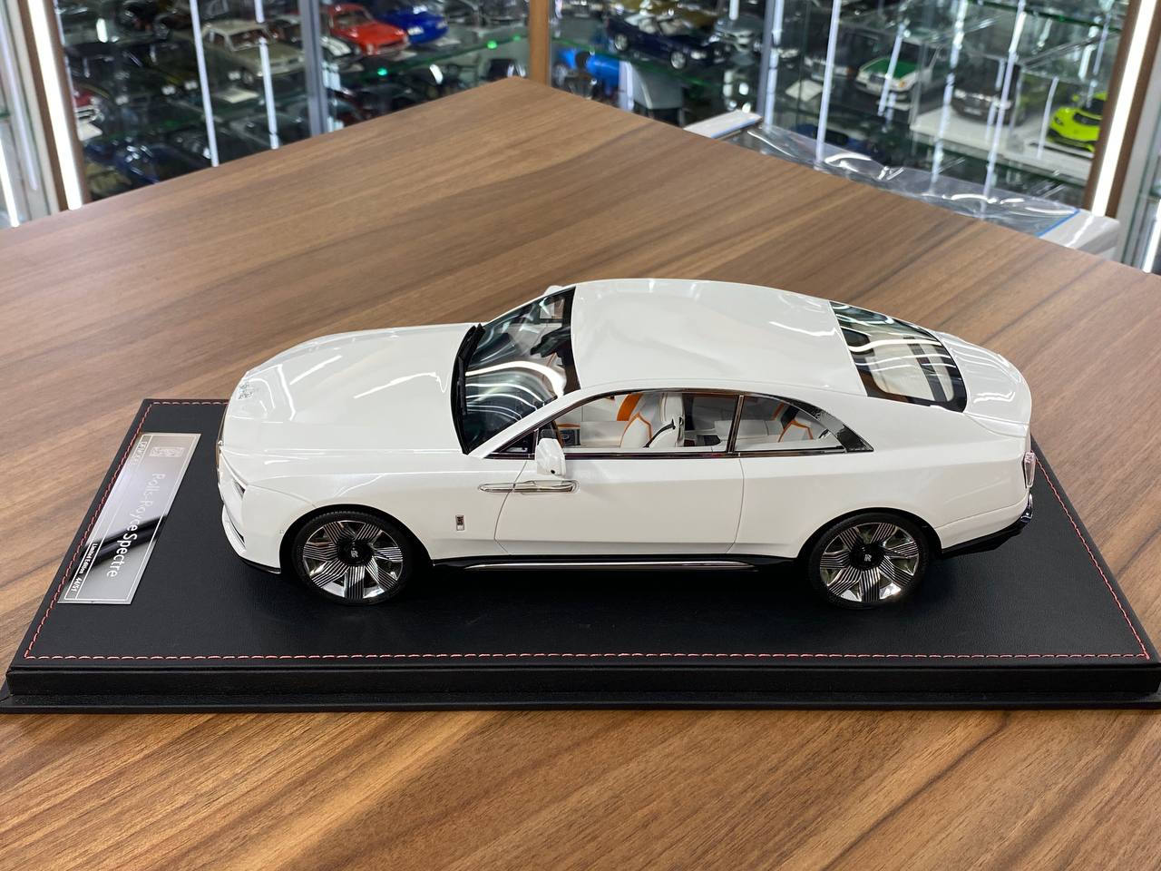 1/18 Resin – Rolls Royce Spectre (Grey) by DF Models – Limited 51 pcs