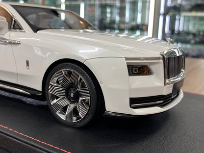 1/18 Resin – Rolls Royce Spectre (Grey) by DF Models – Limited 51 pcs