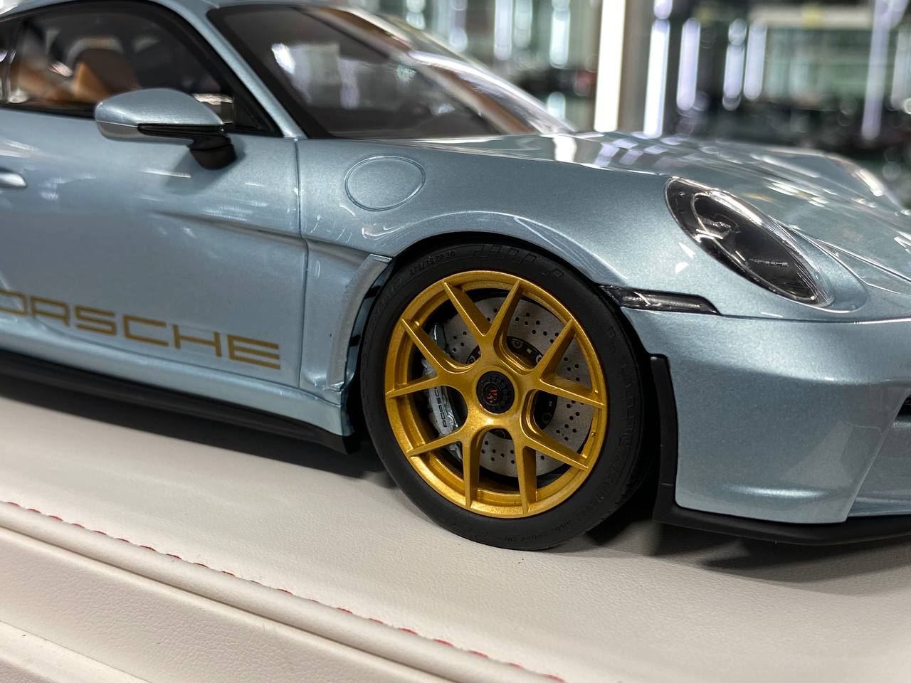 1/18 Resin IVY Models Porsche 911 S/T (992) Ice Blue / Gold Rim Limited-20 pcs
