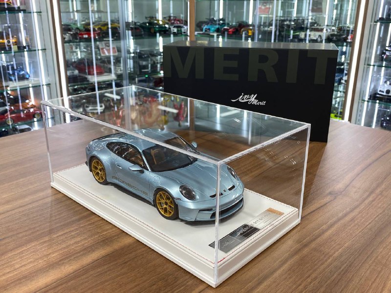 1/18 Resin IVY Models Porsche 911 S/T (992) Ice Blue / Gold Rim Limited-20 pcs