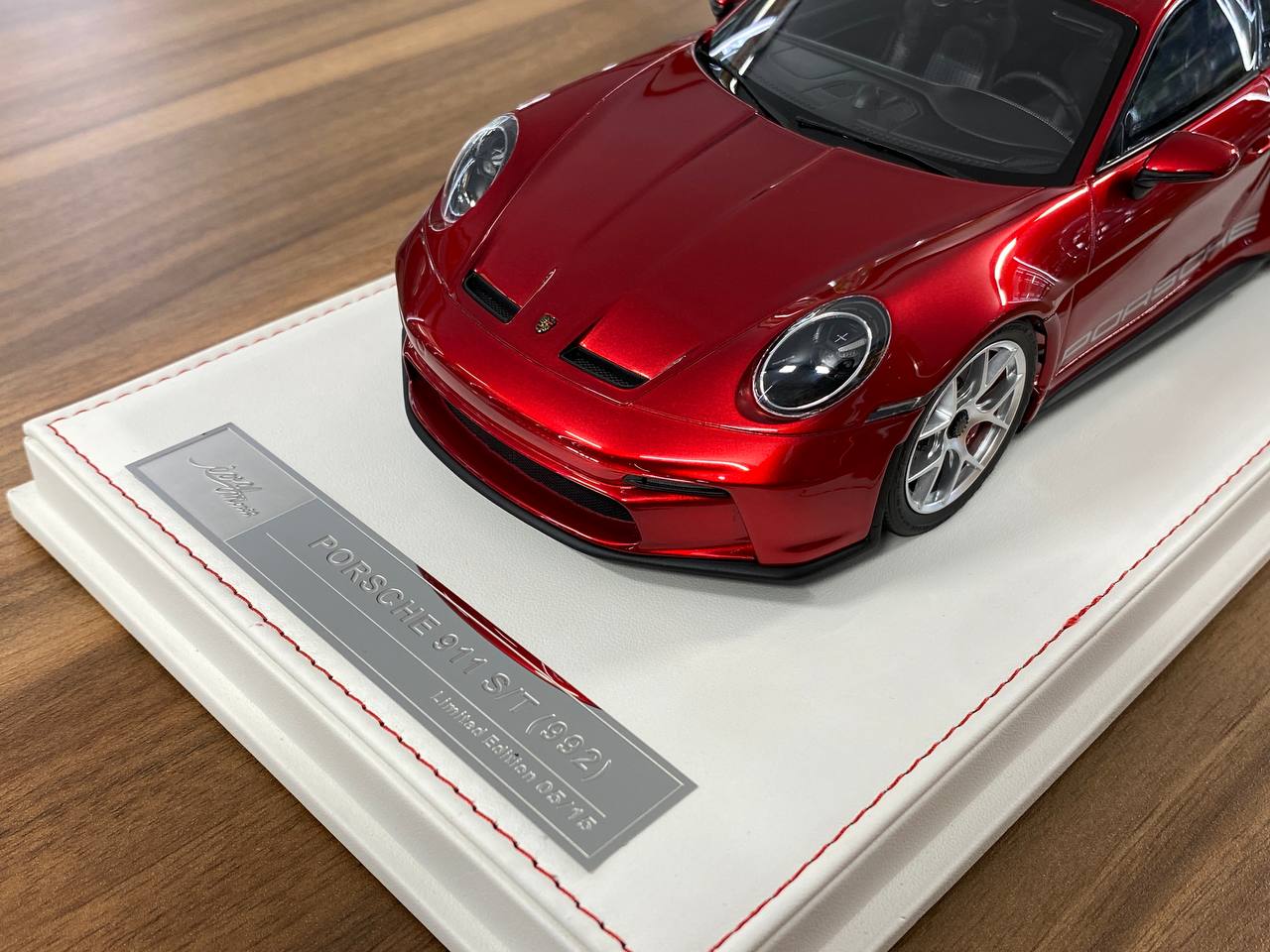 1/18 Resin IVY Models  Porsche 911 S/T (992) Metallic Red / Silver Rim Limited-15 pcs