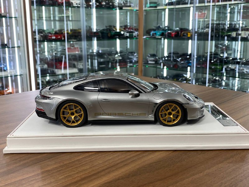 1/18 Resin IVY Models Porsche 911 S/T (992) Silver / Gold Rim Limited-20 pcs
