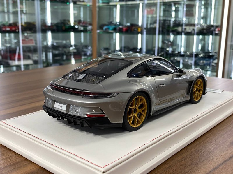 1/18 Resin IVY Models Porsche 911 S/T (992) Silver / Gold Rim Limited-20 pcs