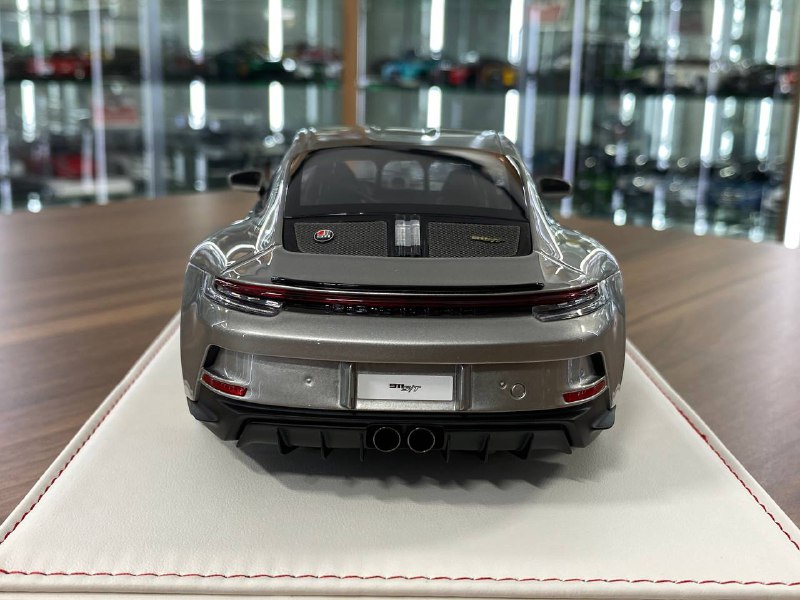 1/18 Resin IVY Models Porsche 911 S/T (992) Silver / Gold Rim Limited-20 pcs