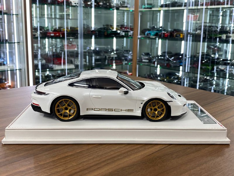 1/18 Resin IVY Models Porsche 911 S/T (992) White/ Gold Rim Limited-15 pcs