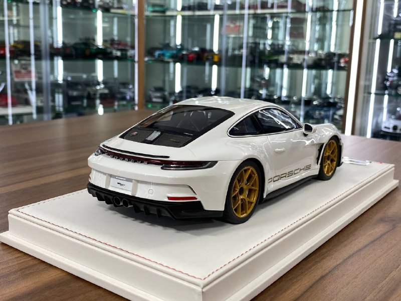 1/18 Resin IVY Models Porsche 911 S/T (992) White/ Gold Rim Limited-15 pcs