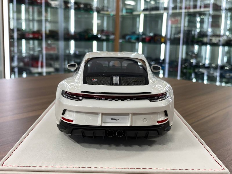 1/18 Resin IVY Models Porsche 911 S/T (992) White/ Gold Rim Limited-15 pcs