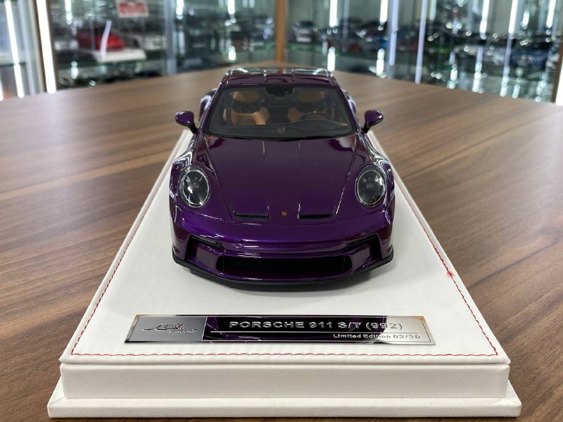 1/18 Resin IVY Models Porsche 911 S/T (992) Metallic Purple / Gold Rim Limited-15 pcs