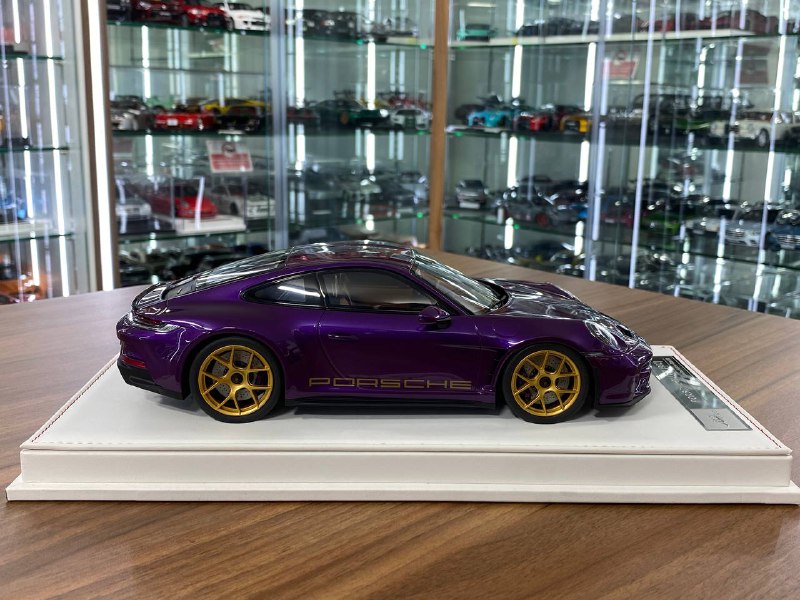 1/18 Resin IVY Models Porsche 911 S/T (992) Metallic Purple / Gold Rim Limited-15 pcs