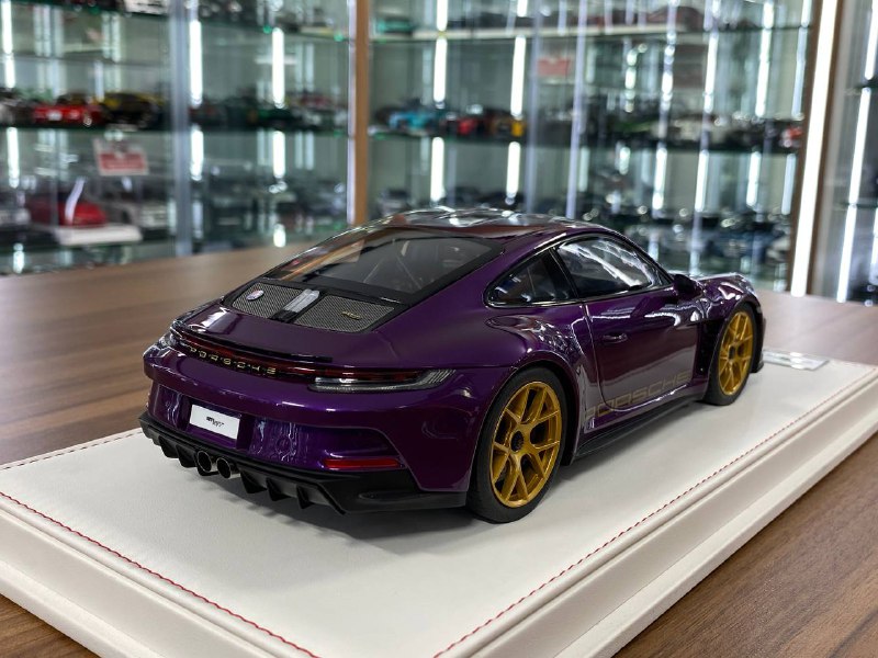 1/18 Resin IVY Models Porsche 911 S/T (992) Metallic Purple / Gold Rim Limited-15 pcs