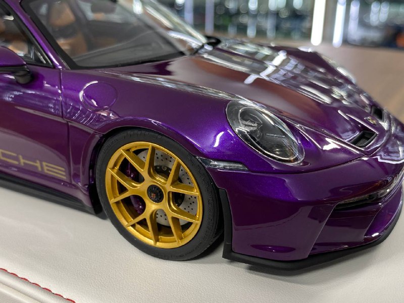 1/18 Resin IVY Models Porsche 911 S/T (992) Metallic Purple / Gold Rim Limited-15 pcs
