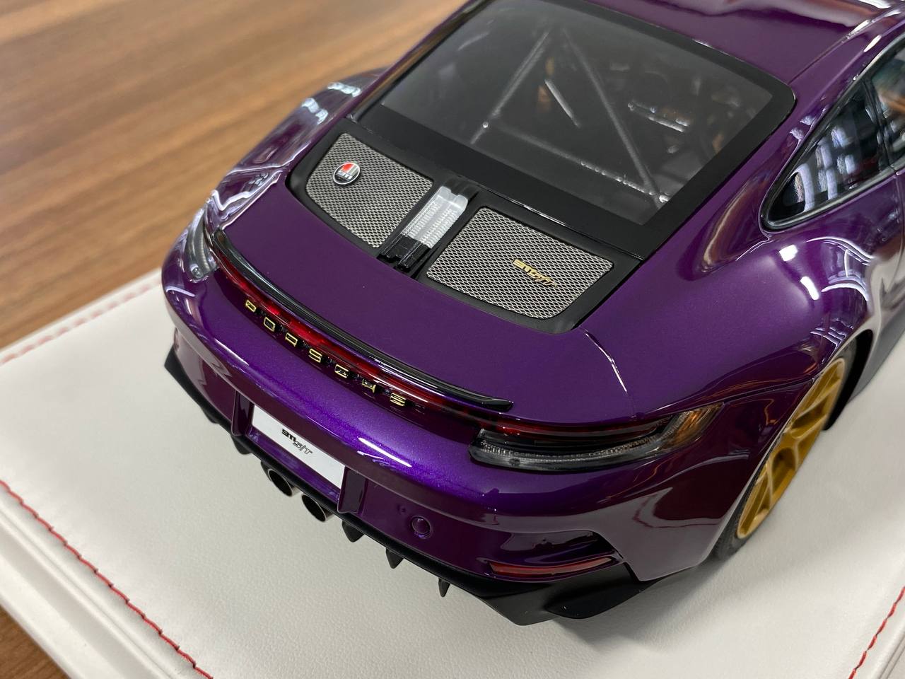 1/18 Resin IVY Models Porsche 911 S/T (992) Metallic Purple / Gold Rim Limited-15 pcs