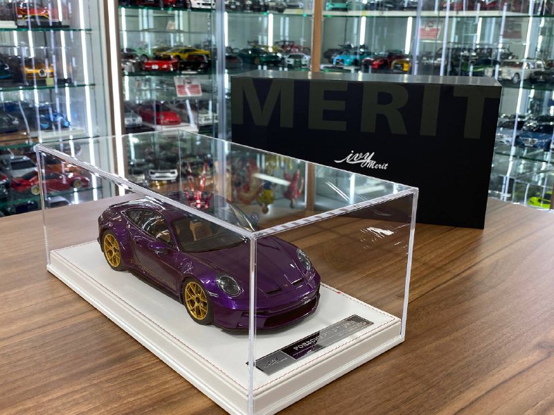 1/18 Resin IVY Models Porsche 911 S/T (992) Metallic Purple / Gold Rim Limited-15 pcs