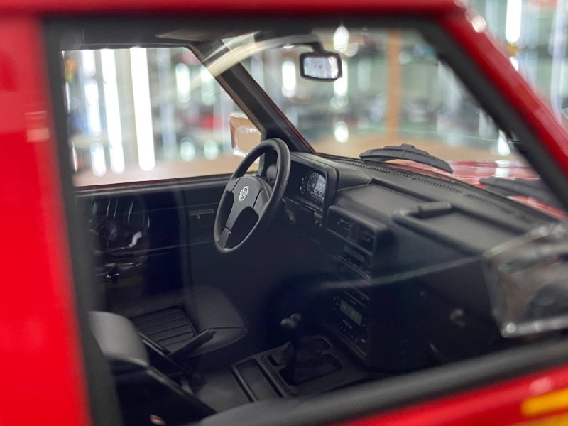 1/18 Diecast Nissan Patrol Super Safari Y60 Red IVY Models Scale Model Car