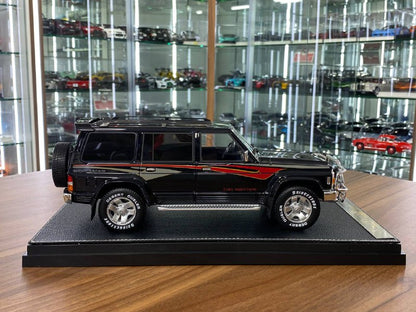1/18 Diecast Nissan Patrol Super Safari Y60 Black IVY Models Scale Model Car