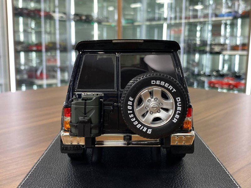 1/18 Diecast Nissan Patrol Super Safari Y60 Black IVY Models Scale Model Car