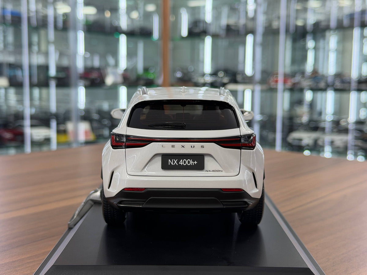1:18 Lexus Dealer Edition Lexus NX 400h+ - White