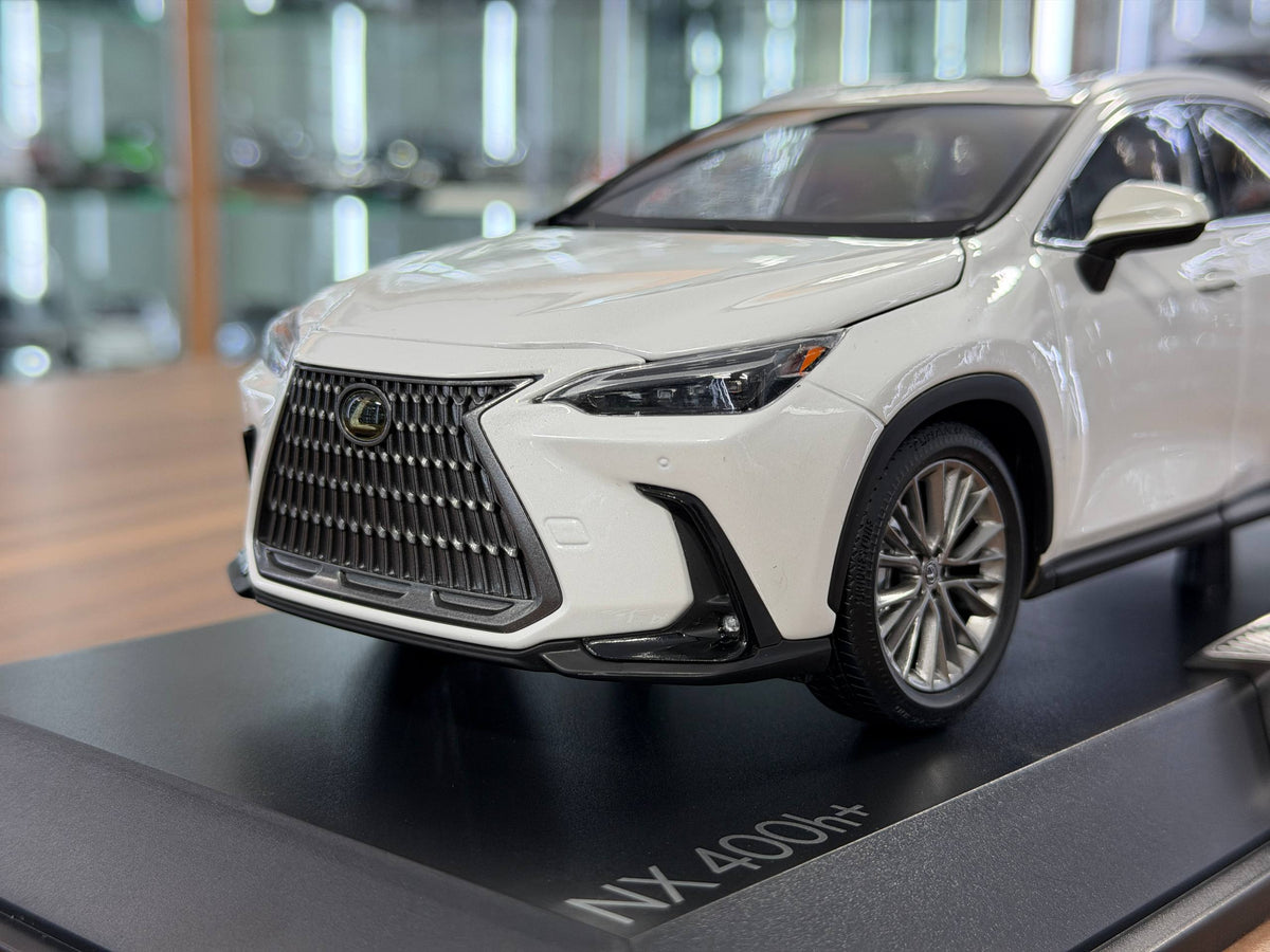 1:18 Lexus Dealer Edition Lexus NX 400h+ - White