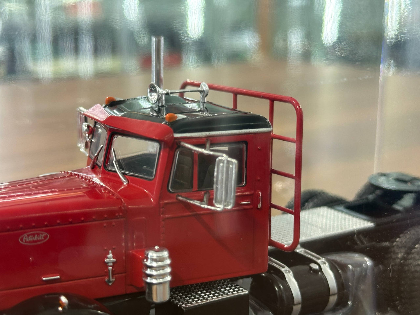 1/43 Diecast Peterbilt 281 1955 Truck Red & Black (ixo Model)