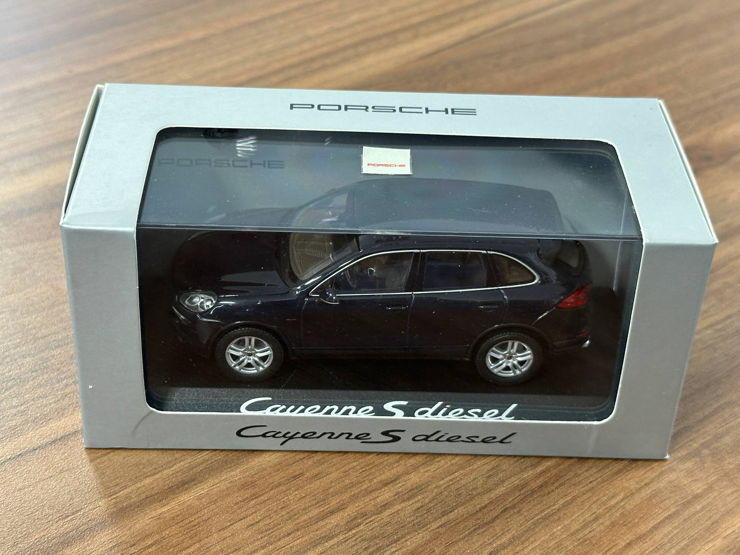 1/43 DiecastPorsche Cayanne S Diesel Dark Blue (Porsche Collection)