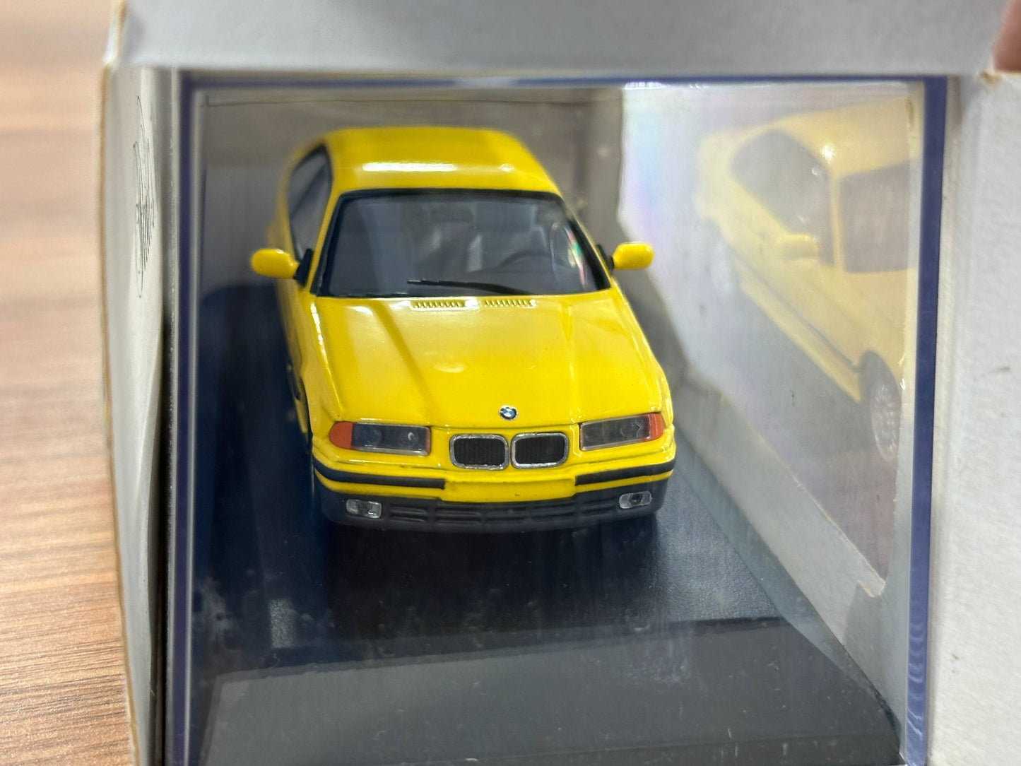 1/43 Diecast Model BMW 3 - Series Coupe Yellow (Minichamps)