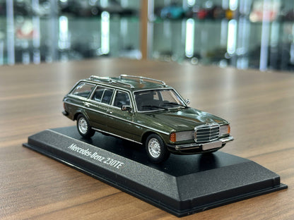 1/43 Diecast Mercedes-Benz 230 TE 1982 Green Metallic (Maxichamps)