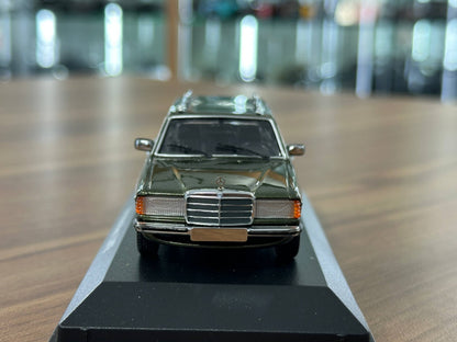 1/43 Diecast Mercedes-Benz 230 TE 1982 Green Metallic (Maxichamps)
