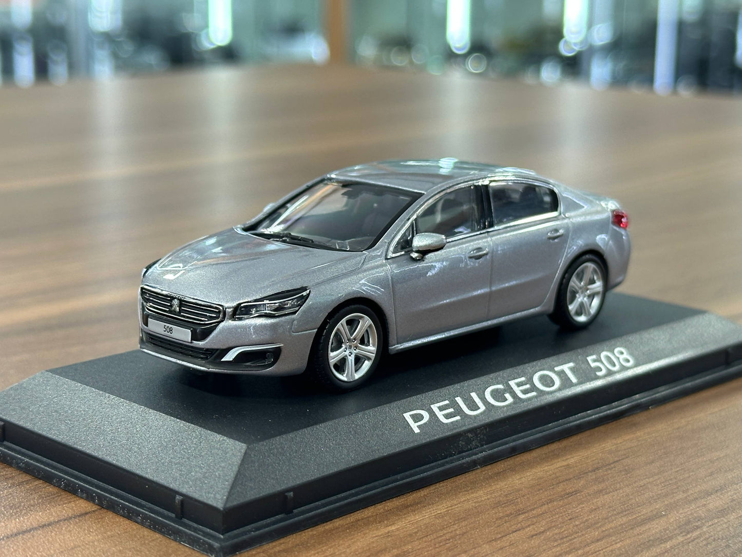 1/43 Diecast Peugeot 508 Mi - vie 2014 Silver (Norev)