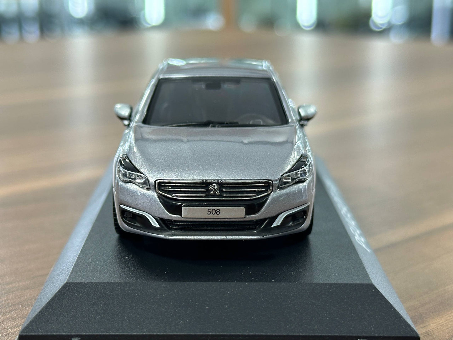 1/43 Diecast Peugeot 508 Mi - vie 2014 Silver (Norev)