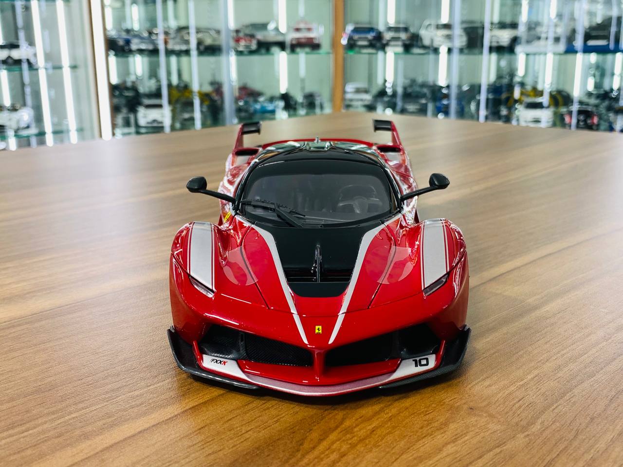 1/18 Diecast Bburago Ferrari FXX K #10 red/ silver