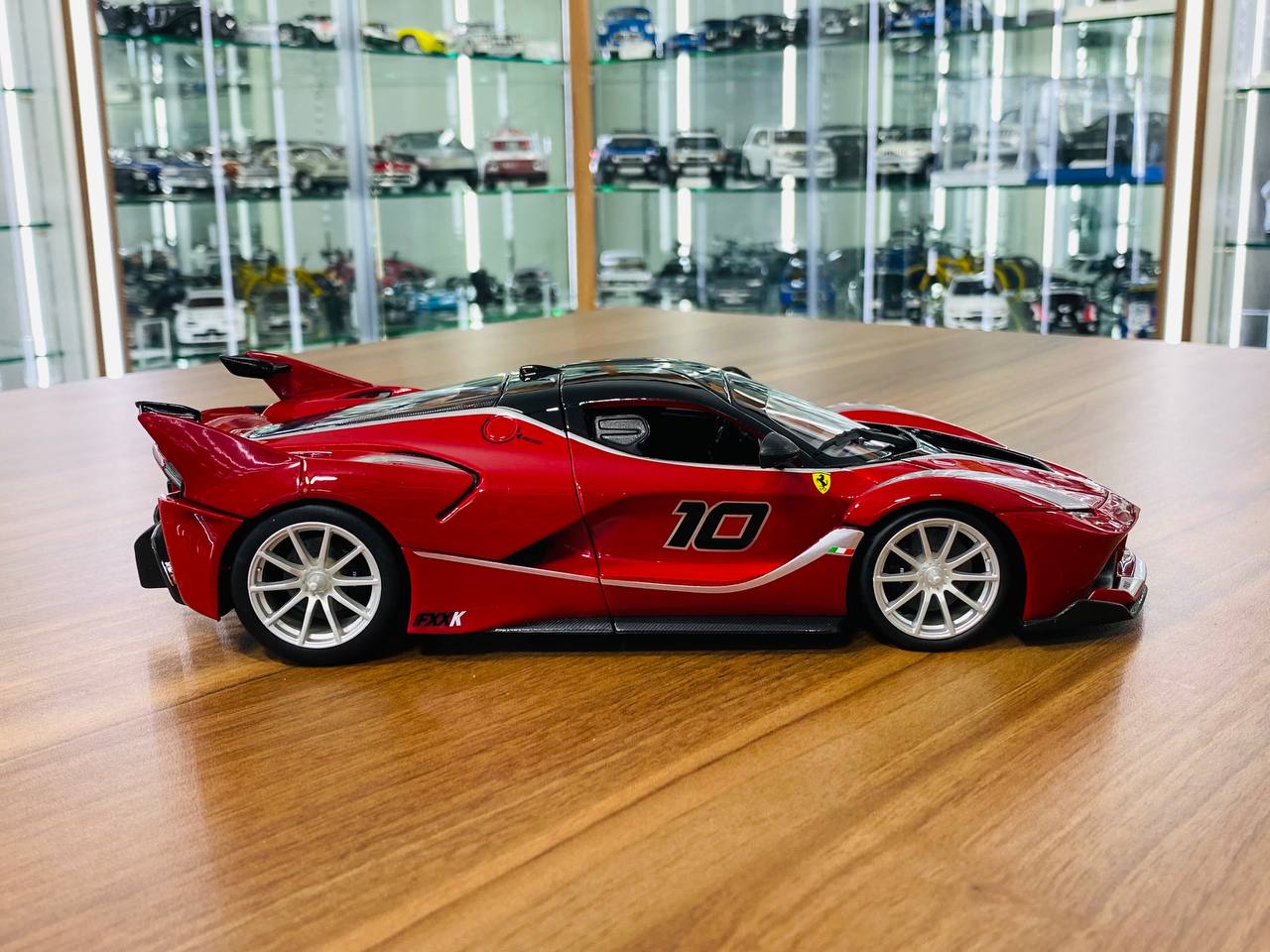 1/18 Diecast Bburago Ferrari FXX K #10 red/ silver
