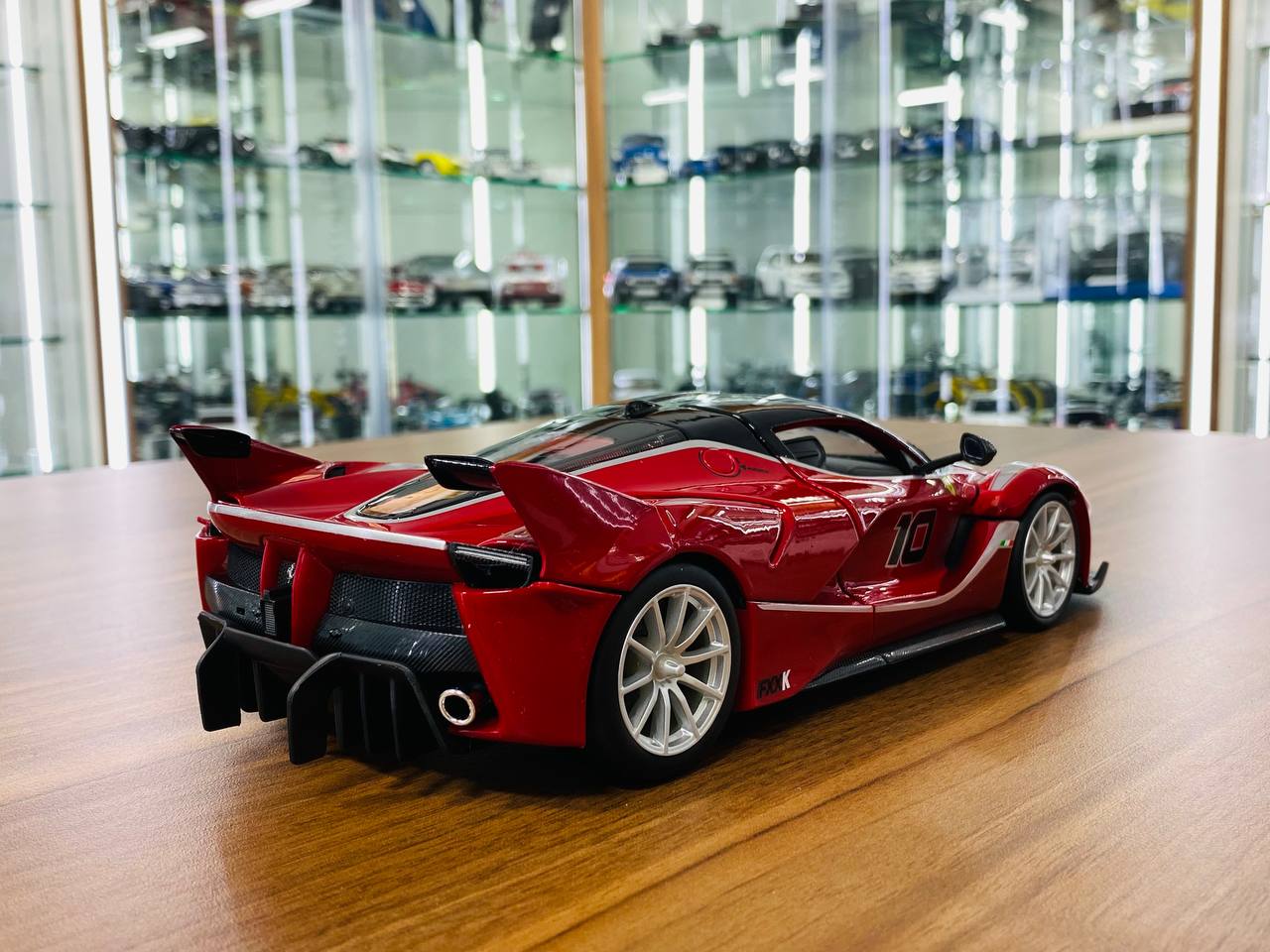 1/18 Diecast Bburago Ferrari FXX K #10 red/ silver