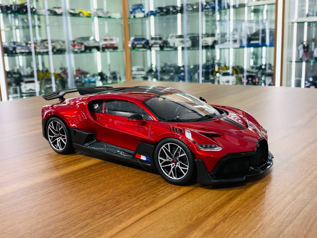Voiture miniature collection 1/18 Bugatti Divo Bburago - Collection Voiture miniature collection 1/18 Bugatti Divo Bburago - Collection