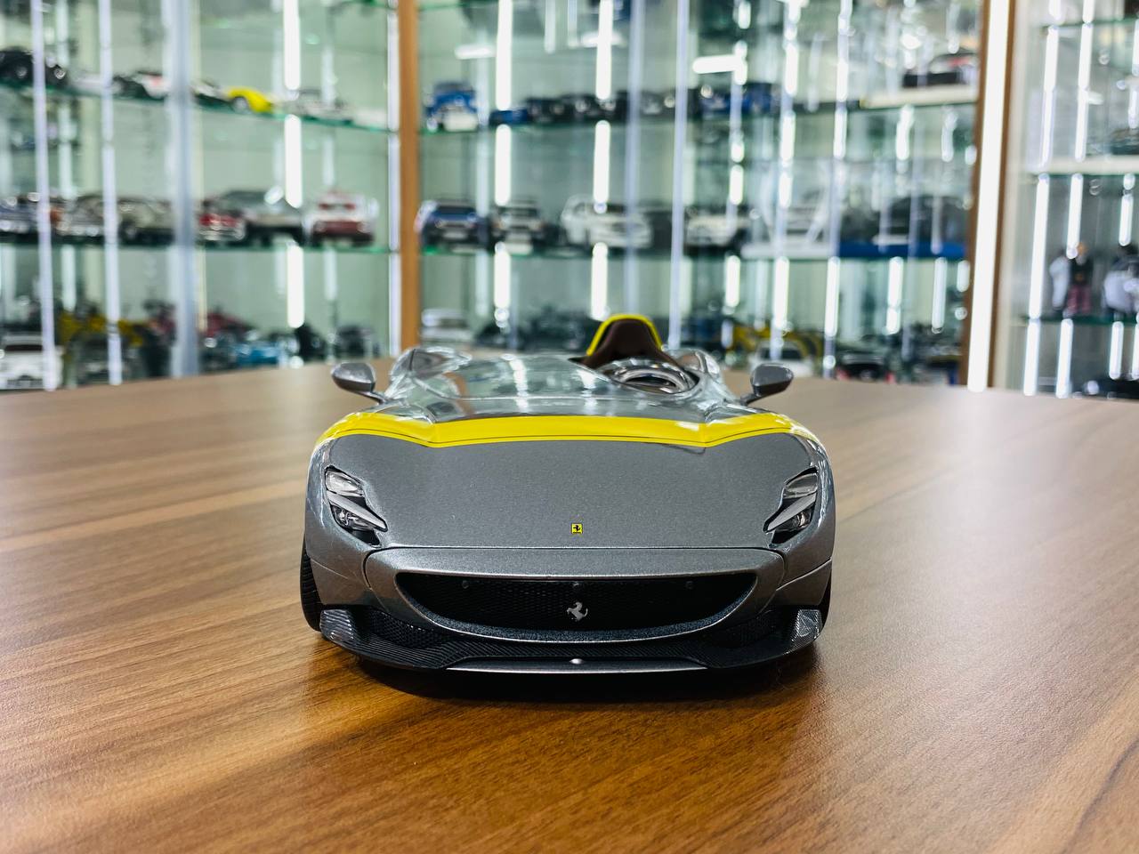 1/18 Diecast Ferrari Monza SP1 Silver Metallic with Yellow Stripes Scale Model Car