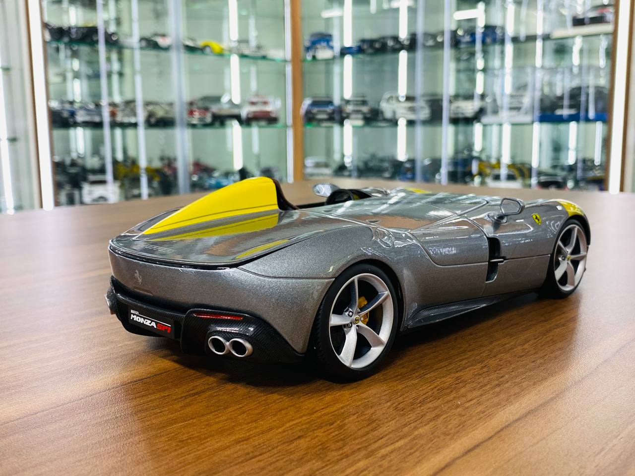 1/18 Diecast Ferrari Monza SP1 Silver Metallic with Yellow Stripes Scale Model Car
