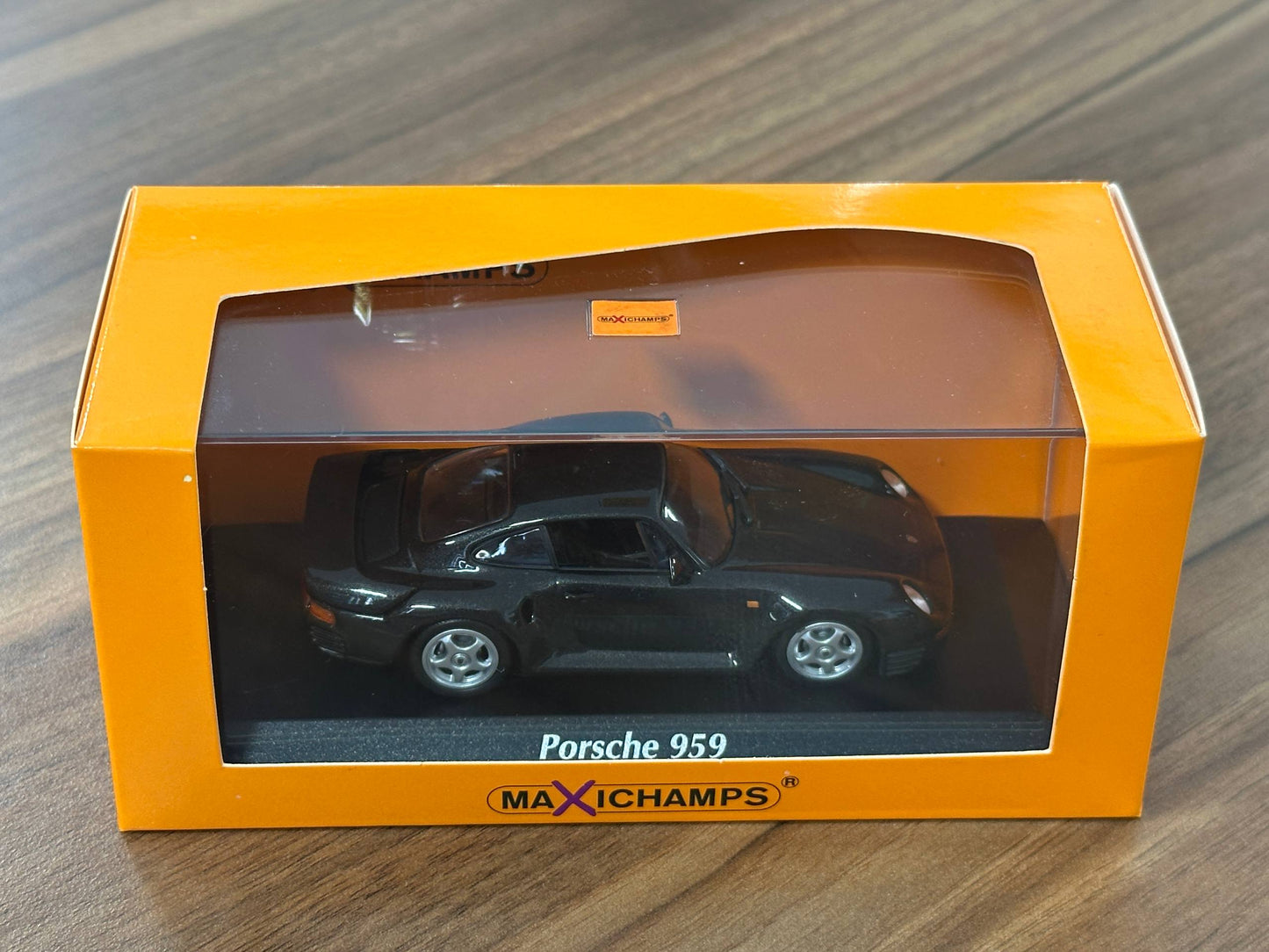1/43 Diecast Porsche 959 1987 in Grey Metallic (Maxichamps)