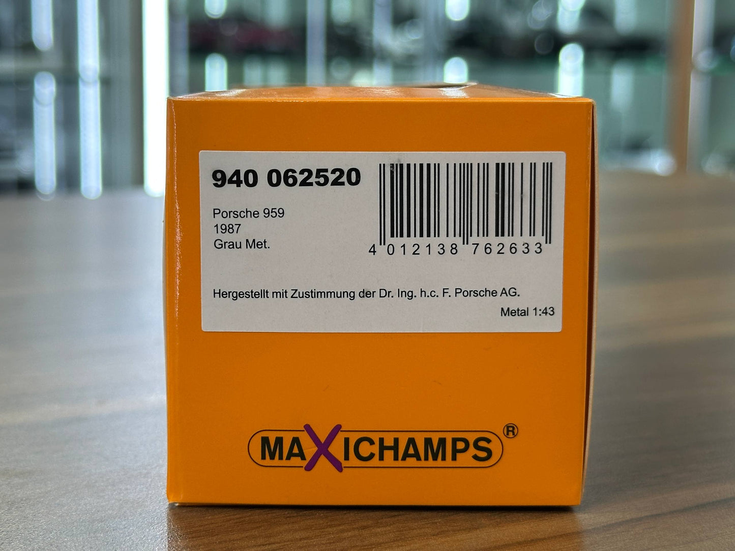 1/43 Diecast Porsche 959 1987 in Grey Metallic (Maxichamps)