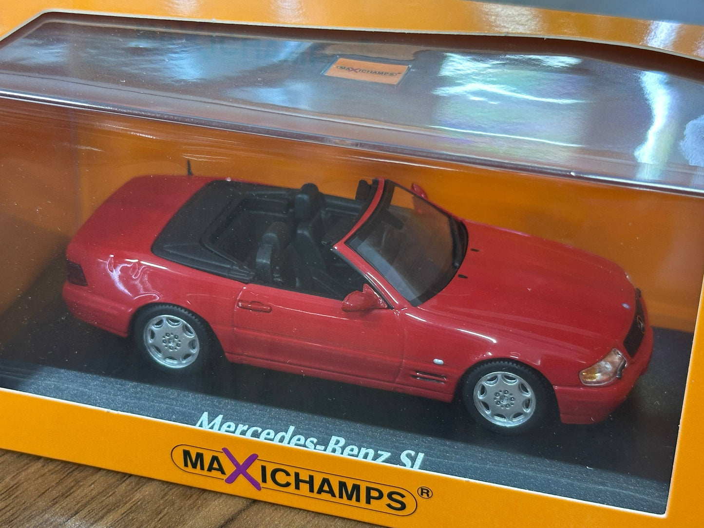 1/43 Diecast Mercedes Benz SL 1999 in Red (Maxichamps)