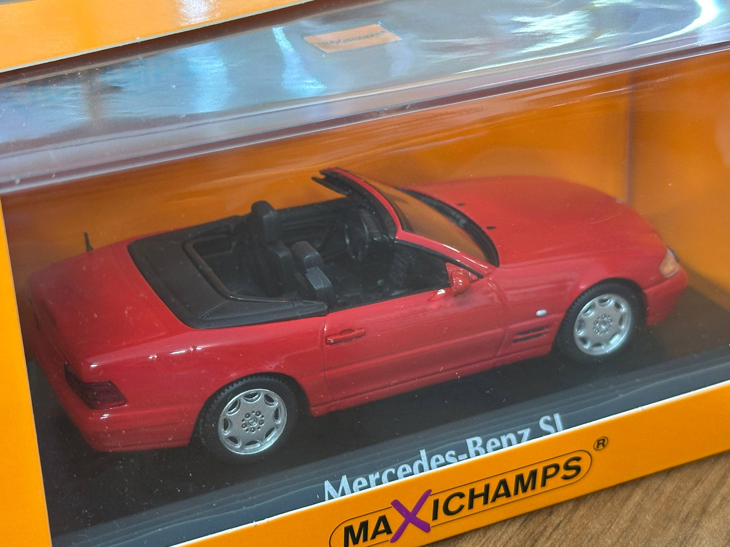 1/43 Diecast Mercedes Benz SL 1999 in Red (Maxichamps)